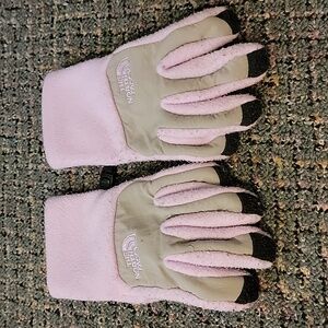 🍍Bundle 3 items for 15🍍The North Face Gloves